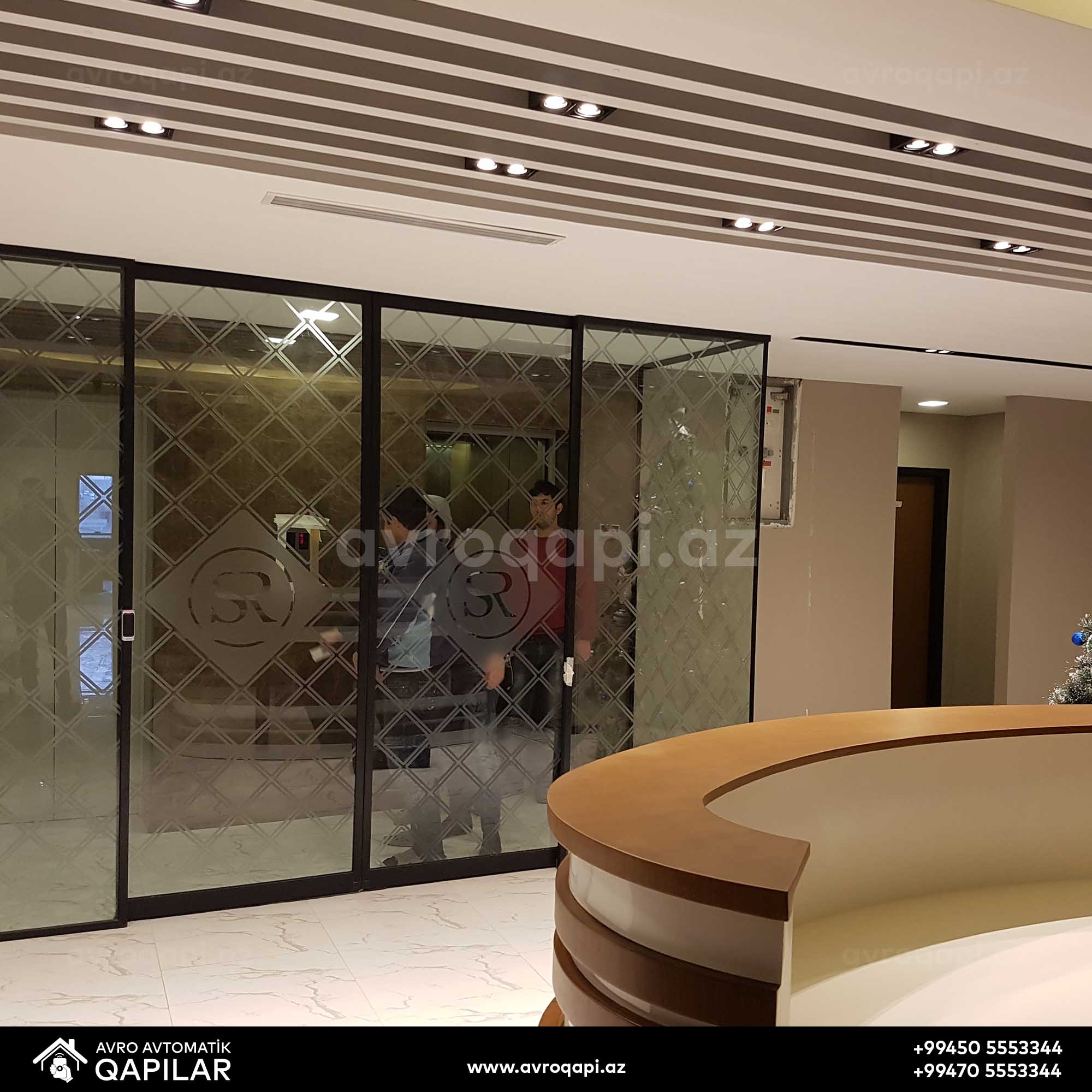 Babək Plazada quraşdırdığımız fotoselli qapı.